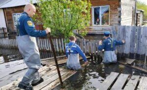 Жителей просят не паниковать: Пермь и Краснокамск оказались под угрозой затопления