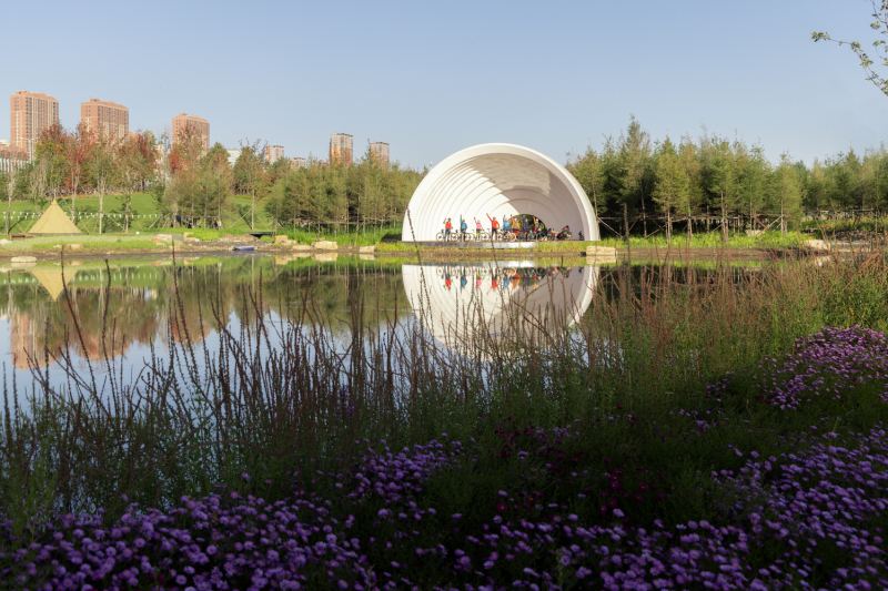 Центральный парк Цзинъюэ в городе Чанчунь, Китай