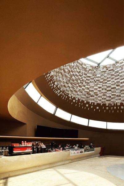 Ресторан на склоне в городе Джакарта, Индонезия