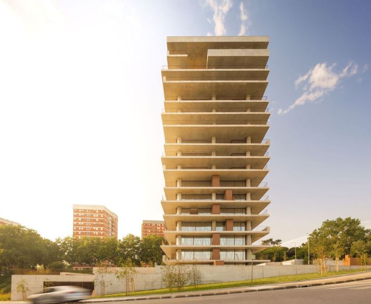 Завершено строительство башни Мирамар в городе Порту, Португалия