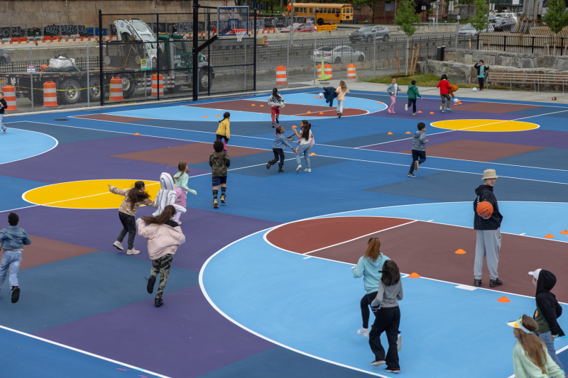 Реконструкция Ист-Сайд-Ривер-Парк в городе Нью-Йорк, США