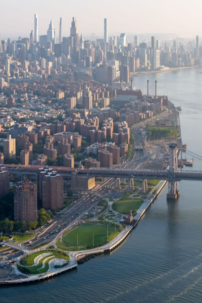 Реконструкция Ист-Сайд-Ривер-Парк в городе Нью-Йорк, США