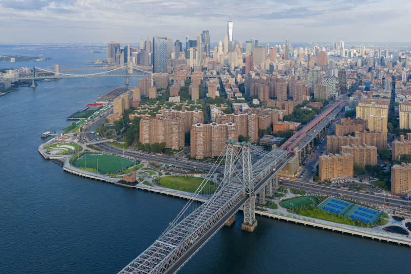 Реконструкция Ист-Сайд-Ривер-Парк в городе Нью-Йорк, США