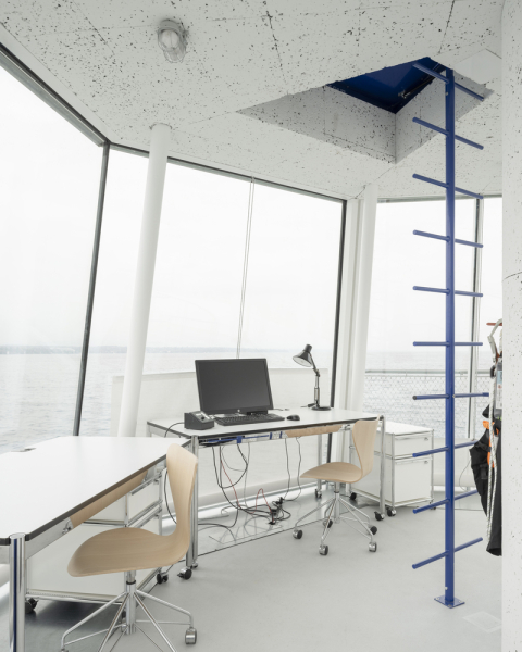 Маяк "Фаре-Илиам" начал дежурство в городе Колоньи, Швейцария