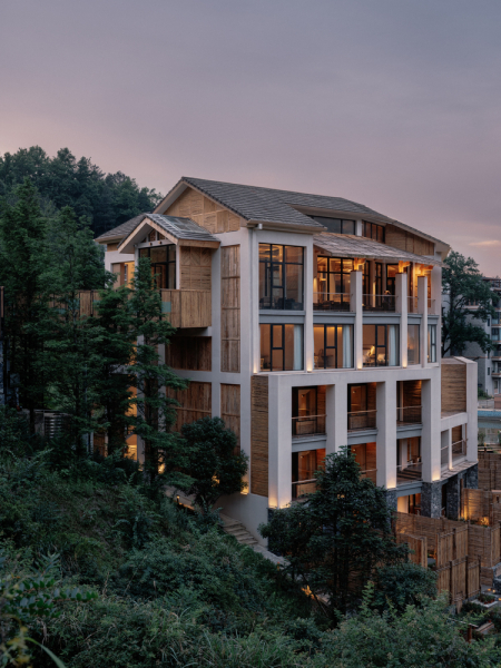 Преобразование офисного здания в отель в городе Чунцин, Китай