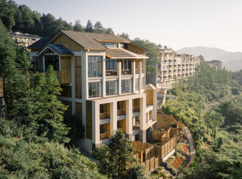 Преобразование офисного здания в отель в городе Чунцин, Китай