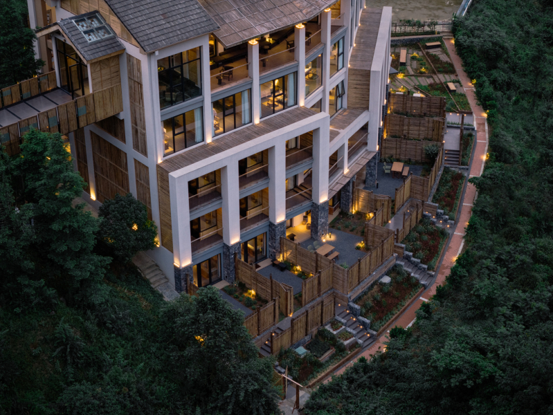 Преобразование офисного здания в отель в городе Чунцин, Китай