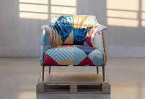 Художник Шепард Фейри переосмыслил кресло Archibald для ​Poltrona Frau