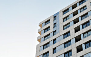 Верховный суд защитил права владельцев апартаментов на землю под