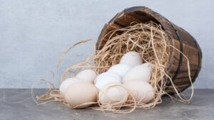 3 способа покрасить яйца к Пасхе в фиолетовый цвет с помощью натуральных красителей