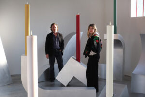 Дуэт Muller Van Severen разработал гигантские подсвечники