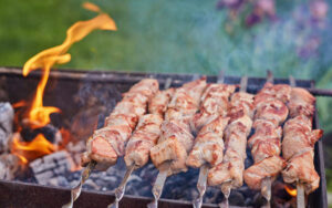 Где жарить шашлык, чтобы не получить штраф. Разъяснение юриста