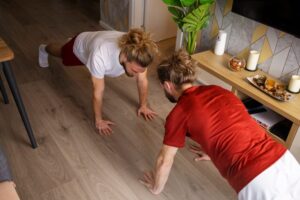 Как выбрать полы для частного дома — ламинат, доска, плитка, наливной