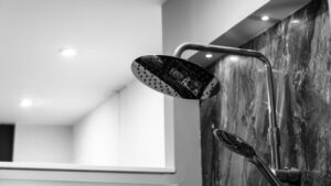 Как очистить известковый налет и быстро вернуть работоспособность форсункам на лейке для душа