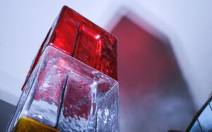 Студия 6:AM откроет выставку стекла в бассейне Piscina Romano