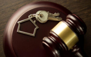 ВС пояснил принцип реституции в делах о мошенничестве с жильем