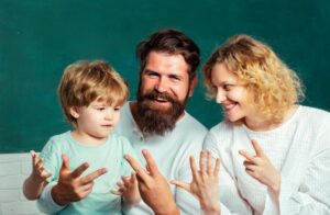 Как объяснить ребенку семь лет что его родной папа в тюрьме а отчим не хочет усыновлять официально